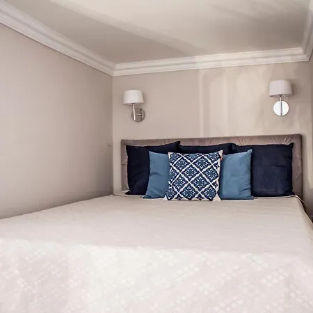 Park Hero With A/c, Wifi