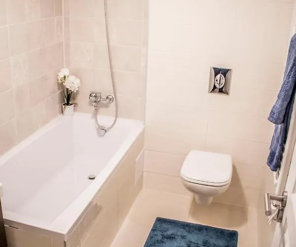 Park Hero With A/c, Wifi Appartamento Budapest